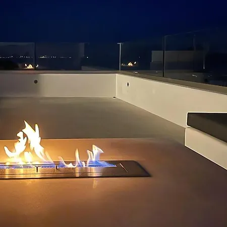 Yαlάzιοs - Jacuzzi & Gym Isterni (Paros)