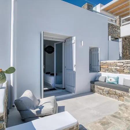 Yαlάzιοs - Jacuzzi & Gym Isterni (Paros)